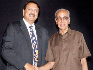 ajay-piramal-and-r-thyagarajan-STFC