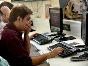 stock-broker-broker-trader-marker-markets-stock-markets-stock-market-crash-market-fall-loss-1608697309-18942620